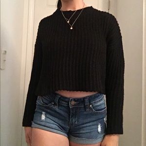 Cropped sweater/long sleeve